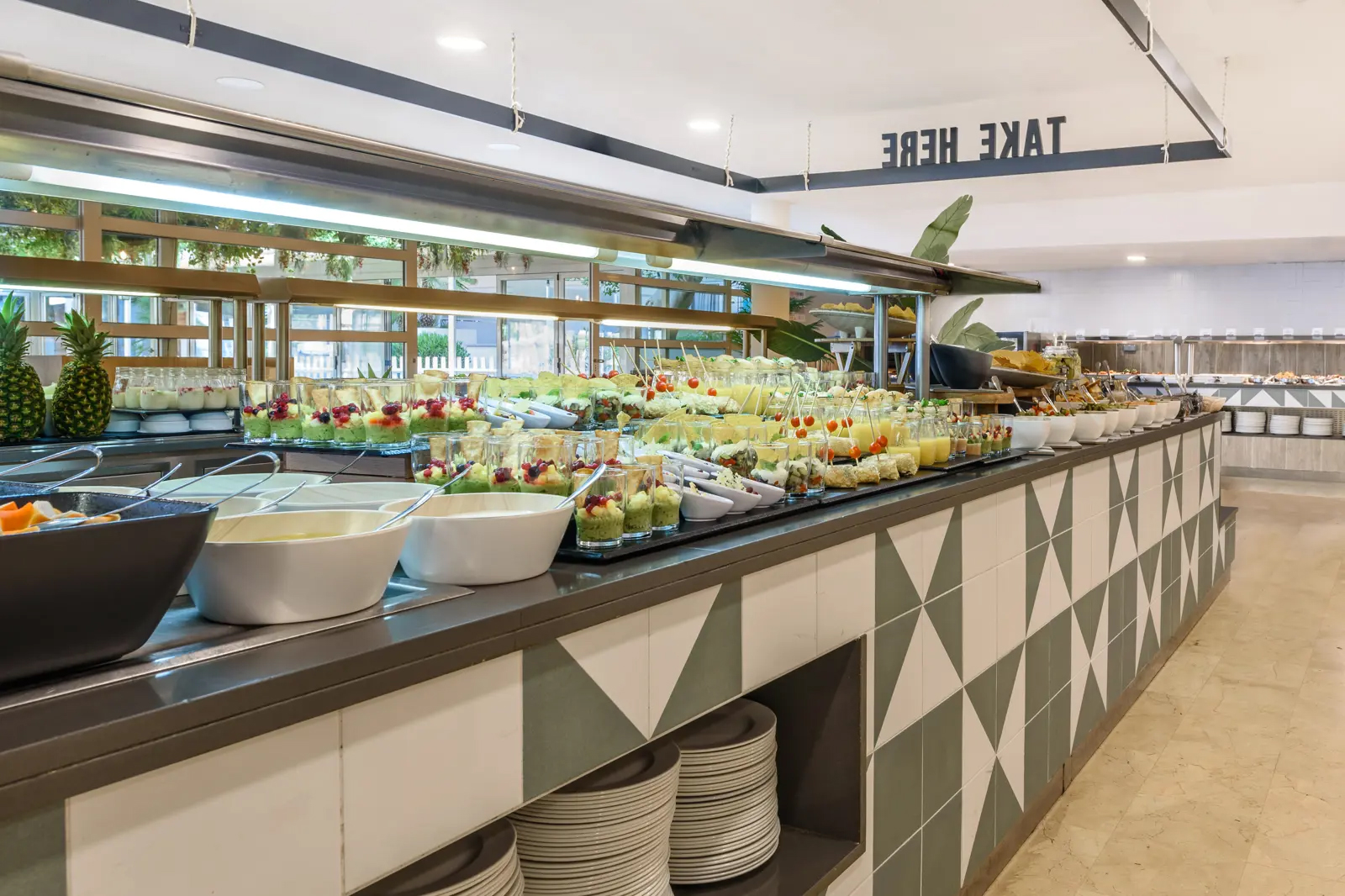 Furgus_hotel_buffet